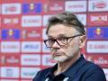 VFF chia tay HLV Troussier