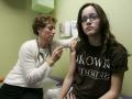 WHO: Phụ nữ trẻ chỉ cần tiêm một liều vaccine HPV