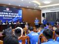 HLV Troussier động viên học trò trước ngày sang Indonesia
