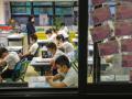 Hong Kong chuẩn bị ra sao để đảm bảo cho học sinh quay trở lại học trực tiếp?
