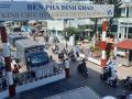 Thay phao nổi, phà Đình Khao tạm dừng hoạt động đêm 14.4