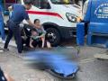 Tai nạn giao thông ở Hà Nội: Nam sinh lớp 6 tử vong gần cổng trường học, xót xa cảnh người nhà khóc ngất tại hiện trường