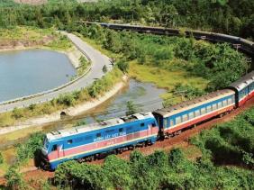 Đường sắt Việt Nam tiếp tục giảm giá vé tàu khách từ 23/4