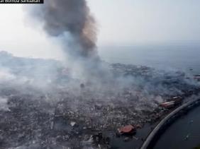 Khoảng 1.000 ngôi nhà bị thiêu rụi trong vụ hỏa hoạn kinh hoàng tại Malaysia