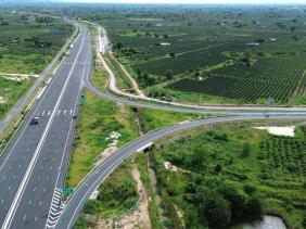 Phê duyệt đầu tư 3 dự án đường bộ, 1 dự án hàng hải lớn trong quý II/2024