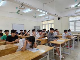 Thứ Năm, 20/08/2026, 09:45 (GMT+7) Dự thảo thi vào lớp 10 chỉ với 2 môn Toán, Ngữ văn: Giảm môn thi, chưa chắc giảm áp lực