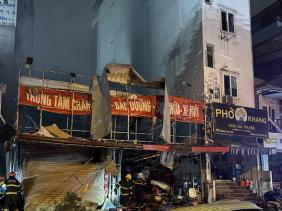 Vụ cháy nổ cửa hàng xe máy ở Hà Nội là do nổ bình gas khi ăn lẩu