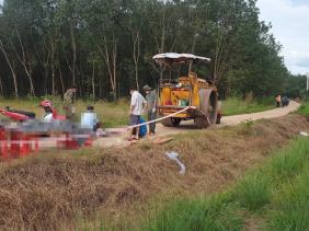 Va chạm với xe lu, hai mẹ con tử vong tại chỗ