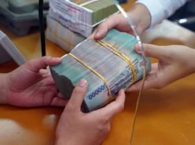 Ngân hàng Nhà nước bơm mạnh tiền ra
