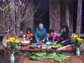 Tết Nhâm Dân cận kề, người đi làm xa nhà "đau đầu" về quê hay ở lại thành phố