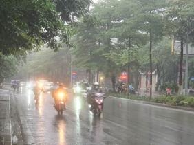 Các khu vực trên cả nước có mưa rào và dông, cục bộ mưa to