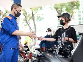 Giá xăng RON 95-III tăng lên 20.074 đồng/lít