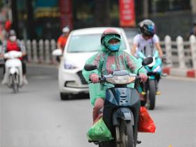 Không khí lạnh tràn xuống, Bắc Bộ có mưa rào và dông rải rác