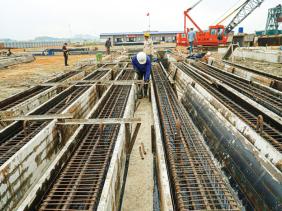 Giá vật liệu tăng phi mã làm khó nhà thầu cao tốc Bắc- Nam