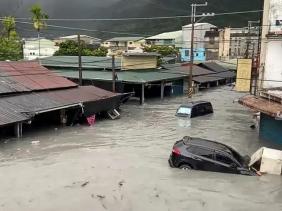 Siêu bão Ragasa càn quét Trung Quốc với sức gió 212km/h