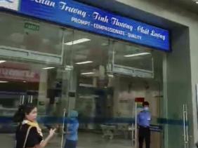 Cảnh sát giao thông dẫn đường đưa bé trai đi cấp cứu