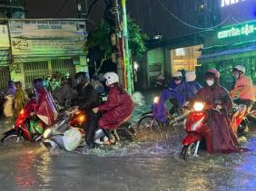 Miền Bắc trở rét, Nam Bộ có mưa to, nguy cơ lũ quét, ngập lụt nhiều nơi
