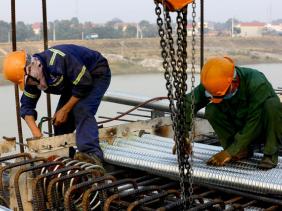 Giá thép giảm 13 lần liên tiếp