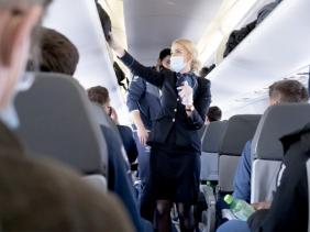 Hãng bay, lữ hành muốn bỏ quy định khẩu trang