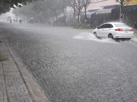 Bão số 2 gây gió giật, mưa lớn tại miền Bắc