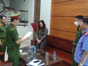 Thủ đoạn dùng túi hàng hiệu thật giá 500 triệu đồng để "câu" 50 tỷ