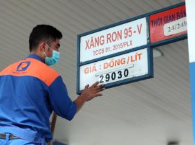 Xăng tiến sát mốc 31.000 đồng/lít?