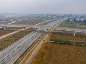 Bàn giao hơn 90% cọc giải phóng mặt bằng cao tốc Bắc - Nam giai đoạn 2