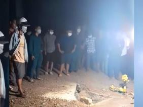 Nhóm người đánh bida tá hỏa phát hiện thi thể đang phân hủy dưới cống thoát nước