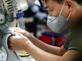 Ông Trump áp thuế 46% hàng hóa Việt Nam, nhiều công ty Mỹ bị vạ lây