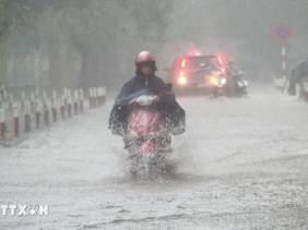 Bắc Bộ và Trung Bộ nắng nóng diện rộng, chiều tối mưa dông, có nơi mưa rất to