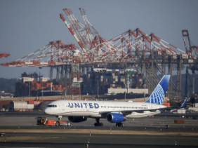 Chính phủ Mỹ đóng cửa: Nhân viên không lưu nghỉ việc, hoãn hàng nghìn chuyến bay