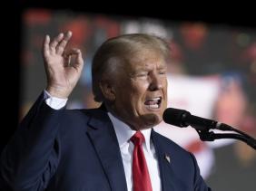 Uỷ ban điều tra Hạ viện Mỹ đề nghị truy tố hình sự cựu Tổng thống Trump