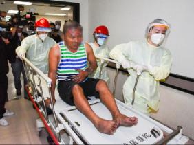 Báo South China Morning Post dẫn lời Cơ quan Dịch vụ bay của chính quyền Hong Kong xác nhận đã được báo cáo từ Trung tâm Điều phối cứu hộ hàng hải về vụ nổ cách đặc khu này khoảng 300km vào lúc 16h chiều 16-4, giờ địa phương.  Chính quyền Hong Kong lập tức gửi 2 trực thăng và 1 máy bay cánh bằng, mỗi máy bay chở theo 1 bác sĩ, đến cứu hộ.  Tàu gặp sự cố là Chuang Yi, đăng ký tại Panama, dài 110m, tải trọng 9.995 tấn.