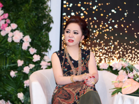 Từng khoe sổ đỏ tính bằng cân, bà Phương Hằng có bao nhiêu bất động sản?