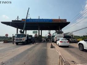 Bắt đầu tháo dỡ hai trạm thu phí “bỏ hoang” trên Quốc lộ 51
