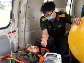 Kịp thời đưa bệnh nhân sốc mất máu từ Trường Sa về đất liền