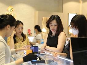 PNJ thu gần 1 tỷ USD sau 8 tháng