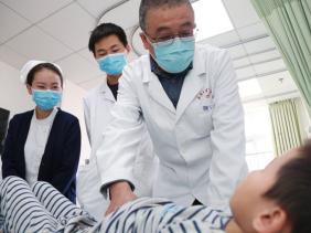 Bé trai 7 tuổi bị gãy đôi thận trái, bác sĩ nhắc nhở một điều đặc biệt quan trọng