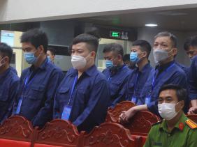 Xét xử đường dây buôn lậu gần 200 triệu lít xăng dầu: Đọc cả ngày vẫn chưa hết cáo trạng
