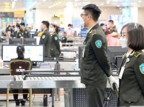 Cấm bay 2 hành khách trộm cắp đồ vật tại cảng hàng không