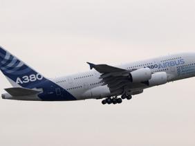 Lần đầu tiên máy bay khổng lồ A380 Airbus sử dụng nhiên liệu làm từ dầu ăn
