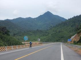 Sẽ đưa cao tốc La Sơn - Túy Loan vào khai thác đầu tháng 4.2022