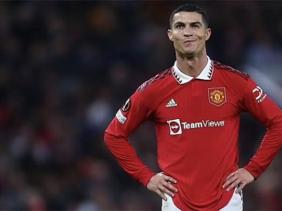 Manchester United chấm dứt hợp đồng với Cristiano Ronaldo