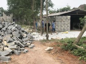 Đổ xô xây nhà, trồng cây chờ đền bù từ dự án