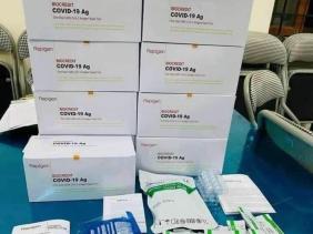Bộ kit test Covid-19 cháy hàng, giá nhảy loạn xạ