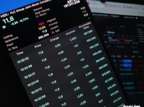 Ngân hàng sân sau, chứng khoán người nhà