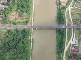 Cây cầu cụt hơn 100 tỷ đồng bị bỏ hoang