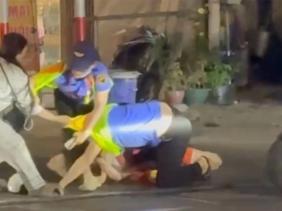 Vụ 2 nữ nhân viên gác chắn ở Đà Nẵng bị đánh: Tiết lộ về người phụ nữ hành hung