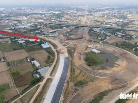 Một doanh nghiệp đòi đào cát ở 700m cao tốc Bến Lức - Long Thành mang về