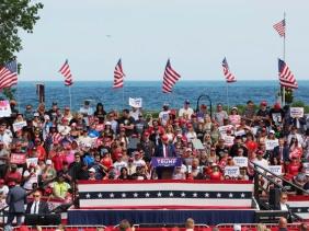 Ông Trump nói mình là ứng viên tốt nhất để phát triển kinh tế Mỹ
